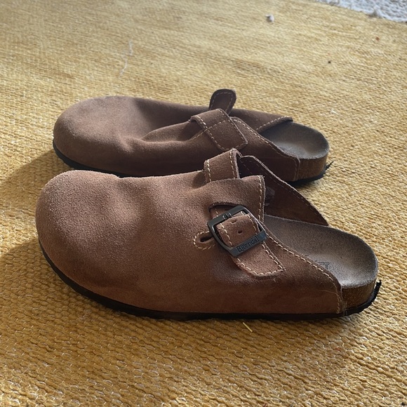 Clogs - Picture 2 of 3